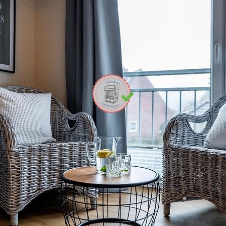 Kuestenkojen Mit 4 Ferienwohnungen Fuer 1 Bis 8 Pers Mit Diversen Schlafzimmern, Garten Oder Balkon Busum Exterior photo